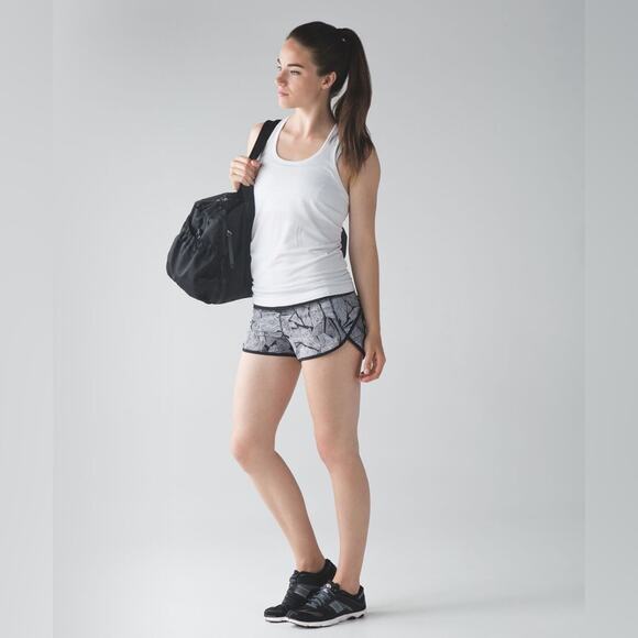 Lululemon Speed Short Dottie Tribe White Black / Black Running Jogging size 6 - Picture 1 of 11
